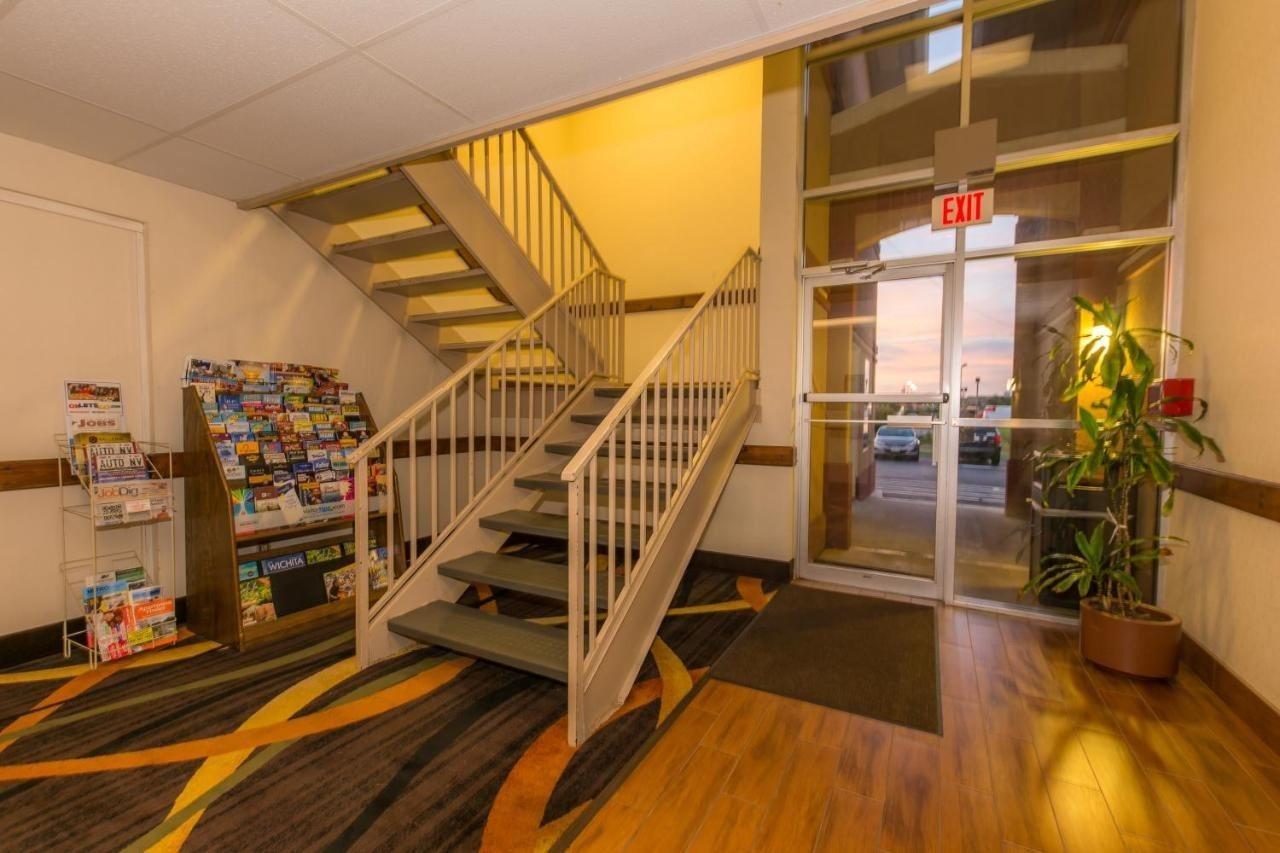 Howard Johnson By Wyndham Oklahoma City Okc Airport, Fairgrounds, I40 Экстерьер фото