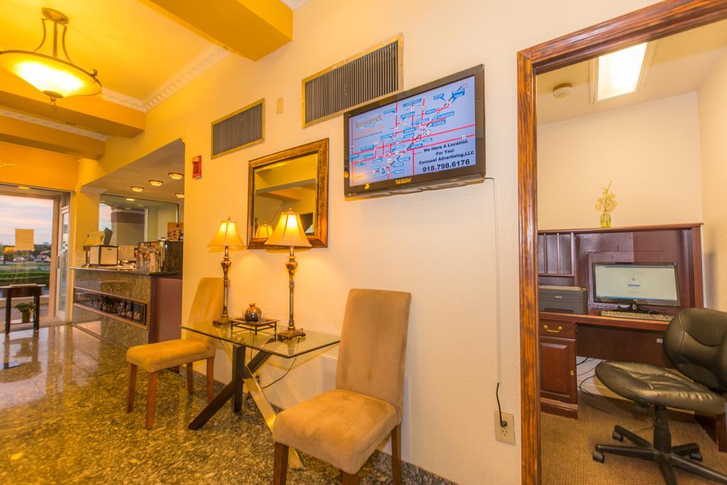 Howard Johnson By Wyndham Oklahoma City Okc Airport, Fairgrounds, I40 Экстерьер фото