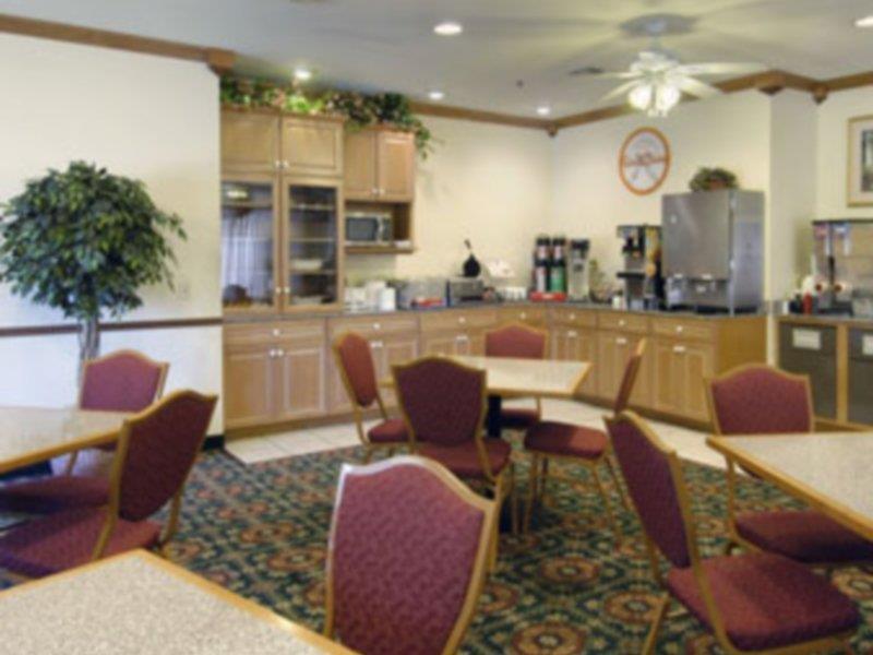 Howard Johnson By Wyndham Oklahoma City Okc Airport, Fairgrounds, I40 Ресторан фото
