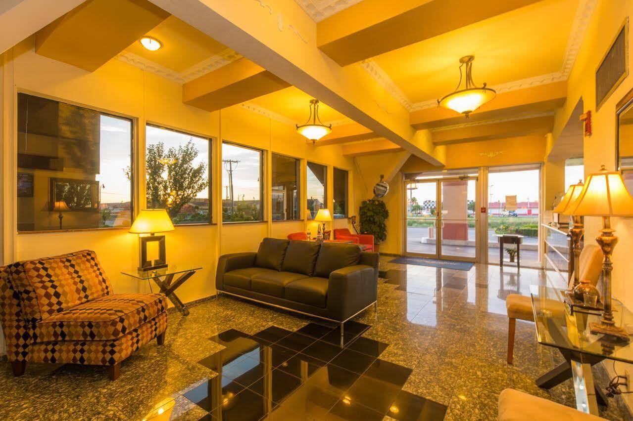 Howard Johnson By Wyndham Oklahoma City Okc Airport, Fairgrounds, I40 Экстерьер фото